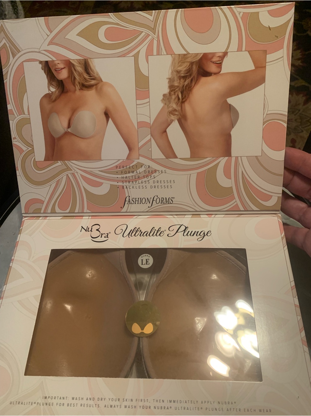Nubra Ultralite Plunge Adhesive Bra - Nude/Tan
